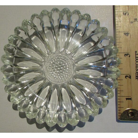 HAZEL ATLAS VINTAGE ASHTRAY BAR MID CENTURY CLEAR GLASS FLOWER ART GLASS - Picture 2 of 6